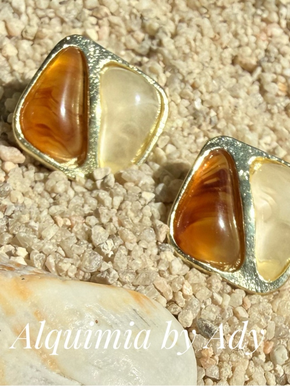 Alquimia Two-Tone Gold, Brown & Cream Stone Stud Earrings